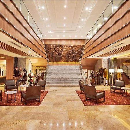Patra Semarang Hotel & Convention Eksteriør billede