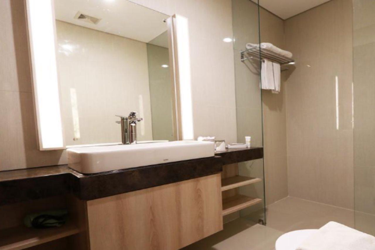 Patra Semarang Hotel & Convention Eksteriør billede
