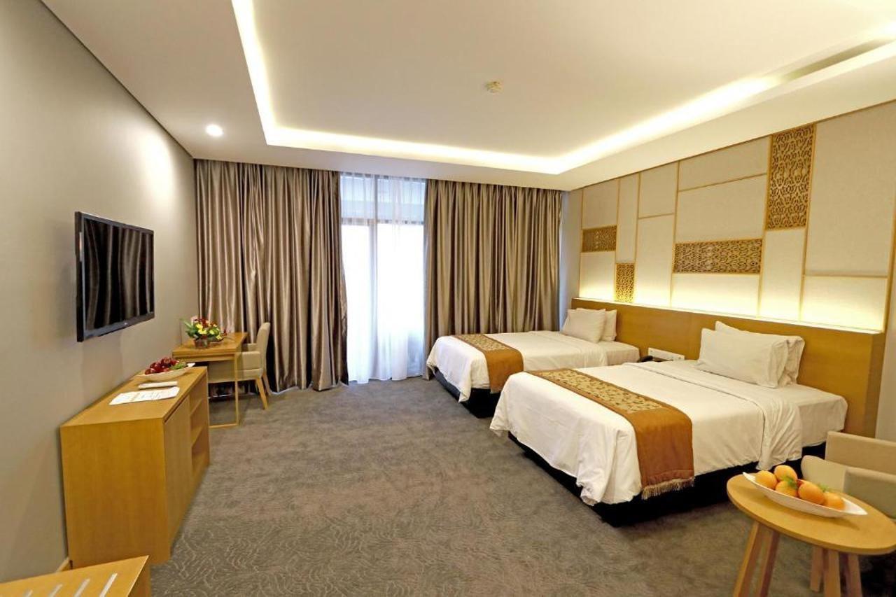 Patra Semarang Hotel & Convention Eksteriør billede