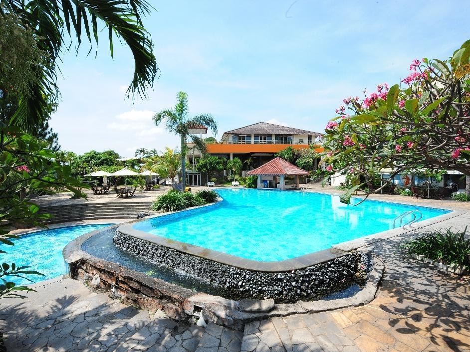 Patra Semarang Hotel & Convention Eksteriør billede