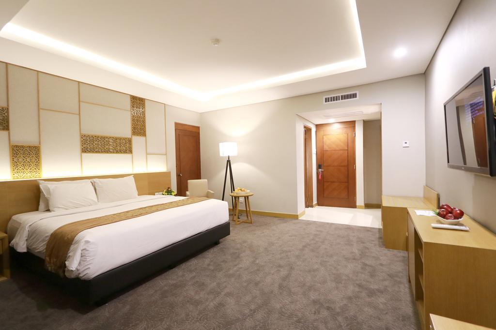 Patra Semarang Hotel & Convention Eksteriør billede