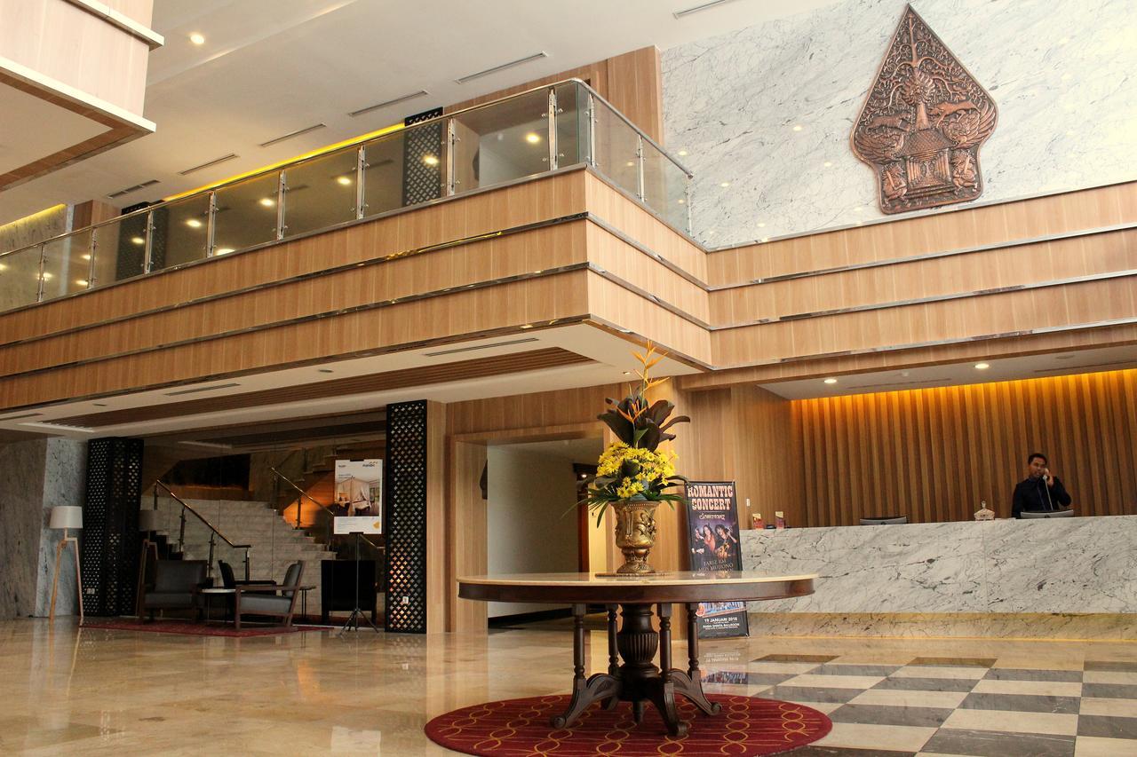 Patra Semarang Hotel & Convention Eksteriør billede