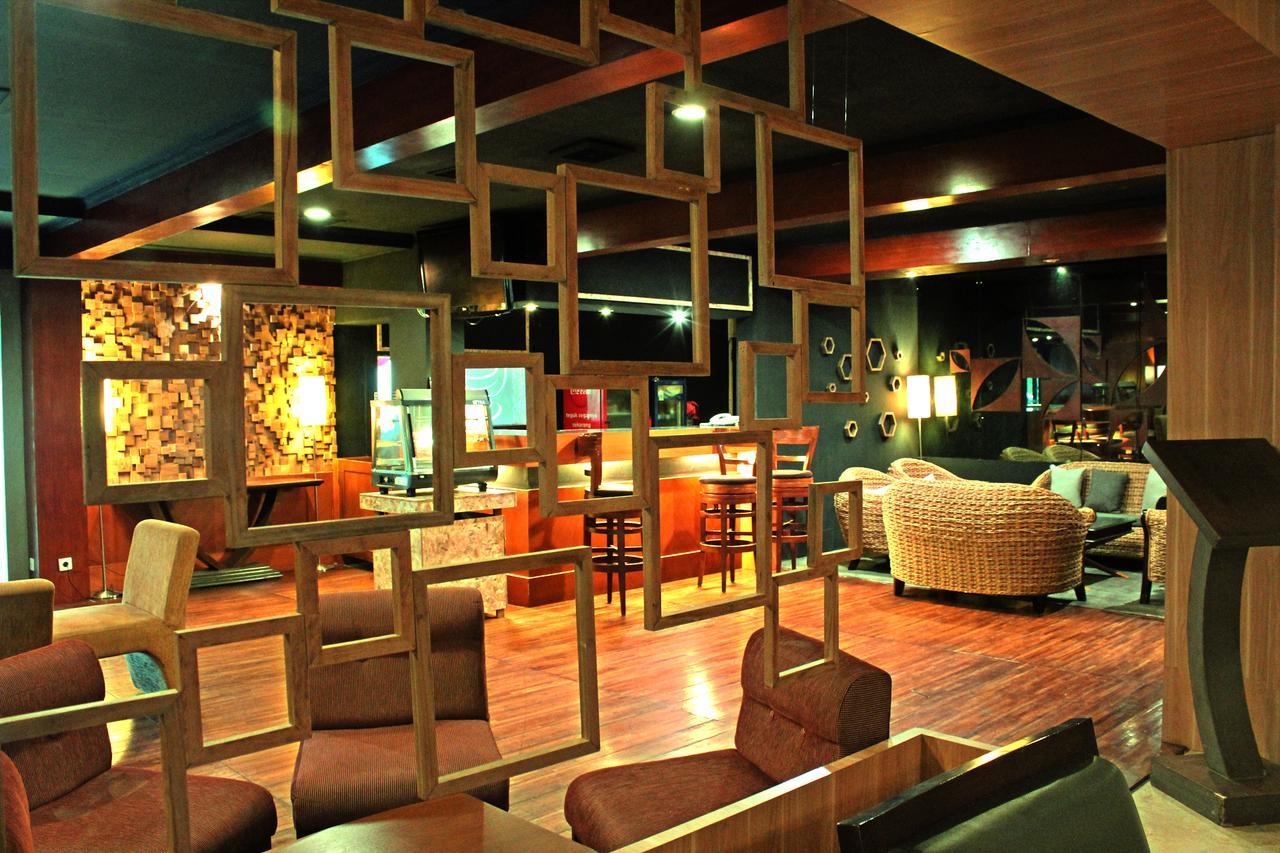 Patra Semarang Hotel & Convention Eksteriør billede