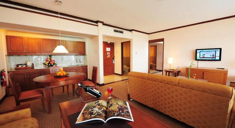 Patra Semarang Hotel & Convention Eksteriør billede